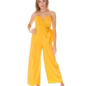 NWT ASTR Zion Jumpsuit Medium Mustard Strapless Sweatheart Neck Wrap Style